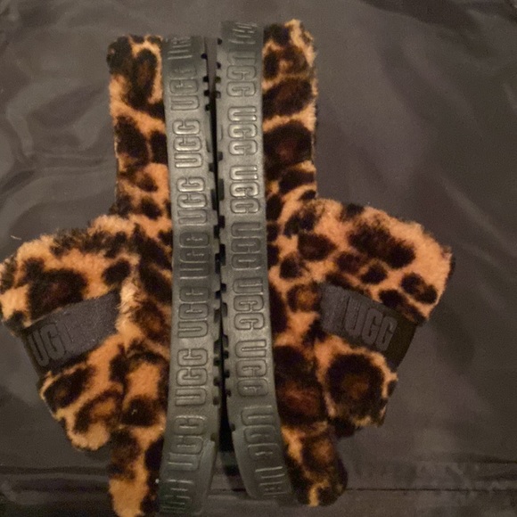 Slippers - Picture 4 of 6